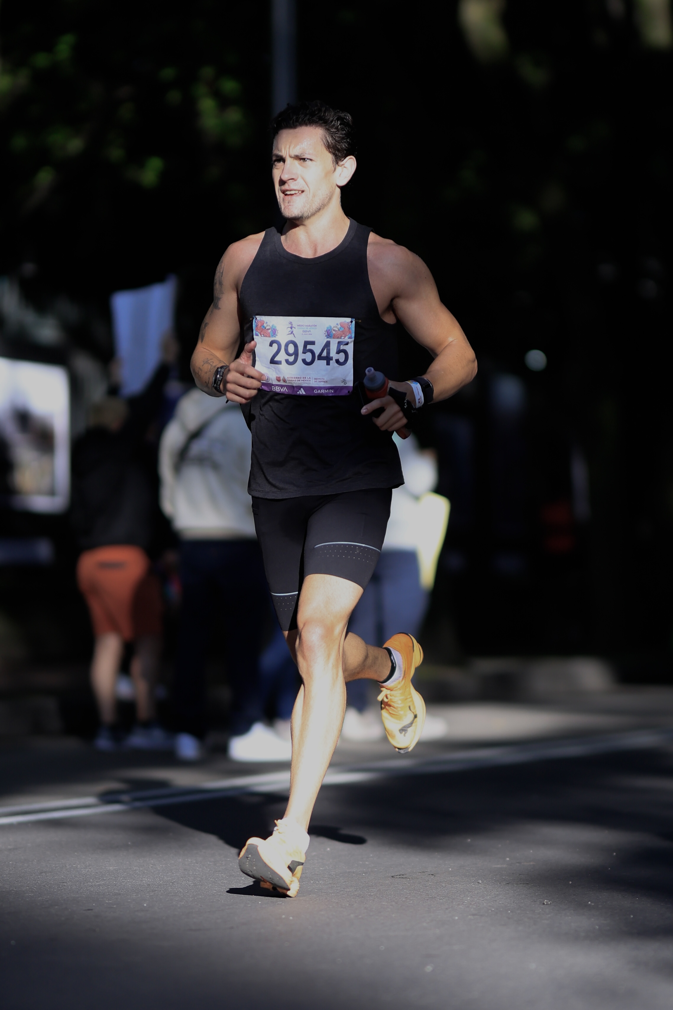 Sebastián Población corriendo en competencia
